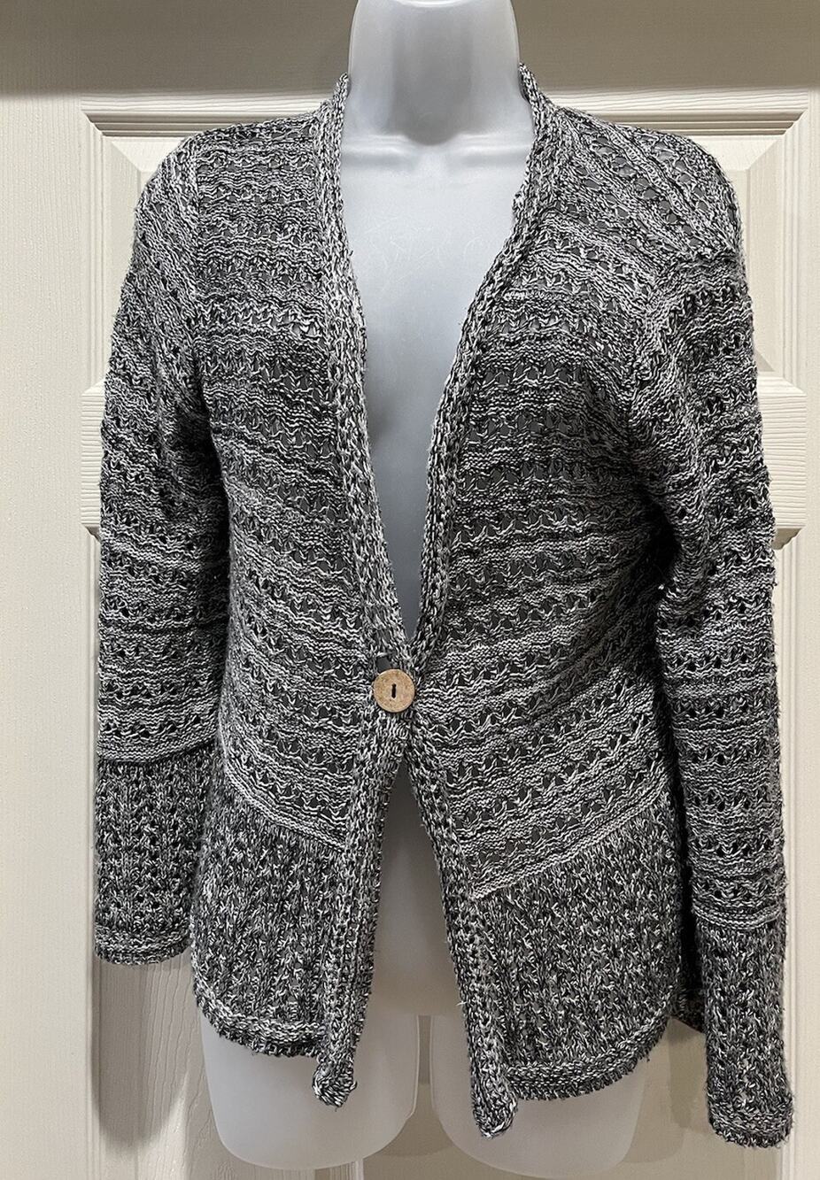 Kim Rogers Gray Textured Knit Cardigan One Button Closure Women's Size Large